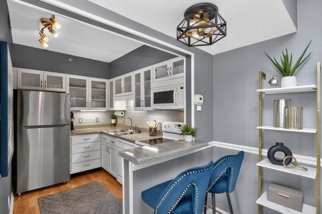 900 19th Ave S Apt 610, Nashville, TN 37212