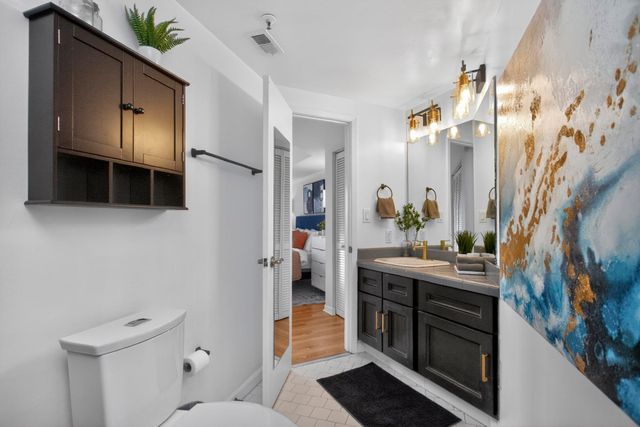900 19th Ave S Apt 610, Nashville, TN 37212