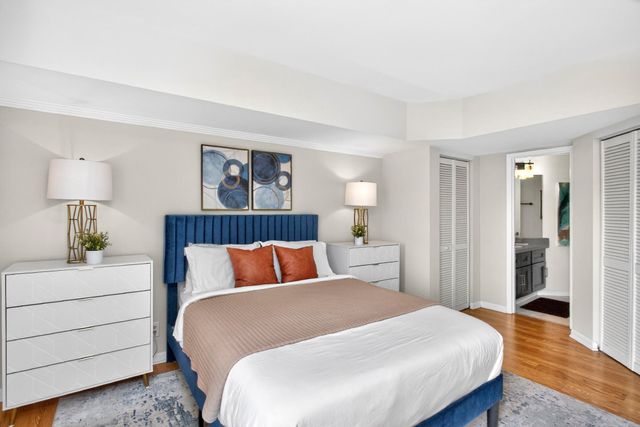 900 19th Ave S Apt 610, Nashville, TN 37212