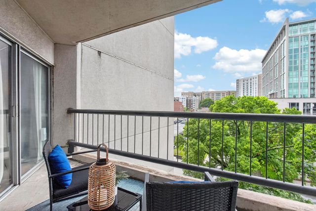 900 19th Ave S Apt 610, Nashville, TN 37212