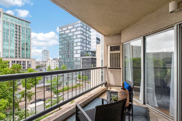 900 19th Ave S Apt 610, Nashville, TN 37212