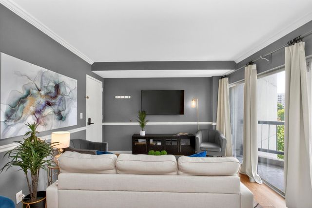900 19th Ave S Apt 610, Nashville, TN 37212