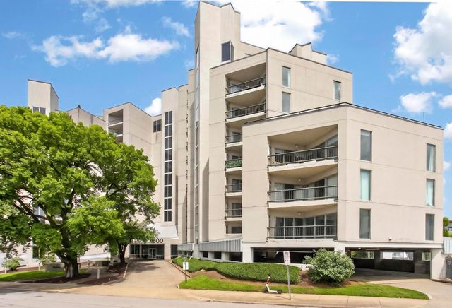 900 19th Ave S Apt 610, Nashville, TN 37212