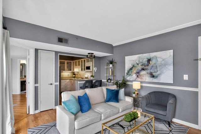 900 19th Ave S Apt 610, Nashville, TN 37212