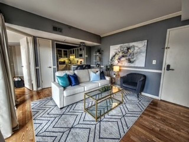 900 19th Ave S Apt 610, Nashville, TN 37212