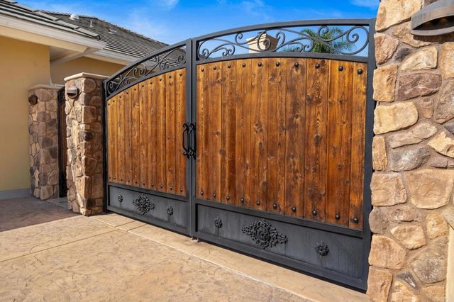 2772 Firebrand Drive, Alpine, CA 91901