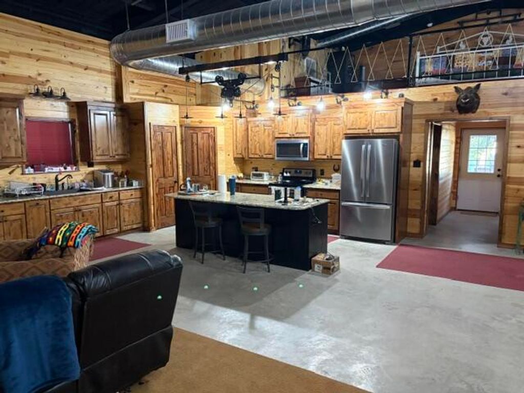 Image 12 of property listing at 2400 N Hwy 277, Blackwell, TX 79506