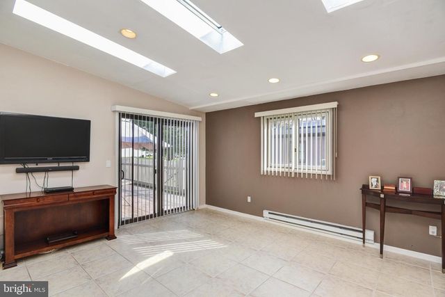 139 DAWN CT, Old Bridge, NJ 08857