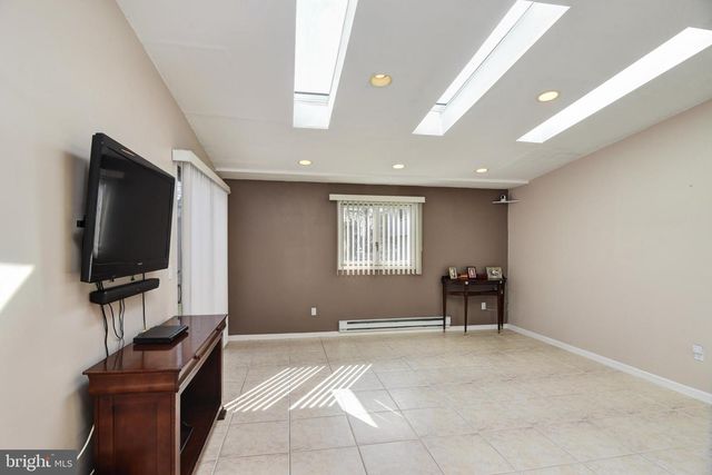 139 DAWN CT, Old Bridge, NJ 08857