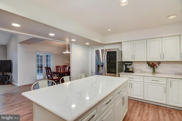 139 DAWN CT, Old Bridge, NJ 08857