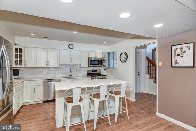 139 DAWN CT, Old Bridge, NJ 08857