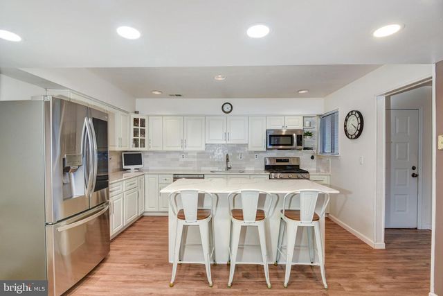 139 DAWN CT, Old Bridge, NJ 08857