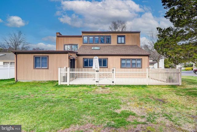 139 DAWN CT, Old Bridge, NJ 08857