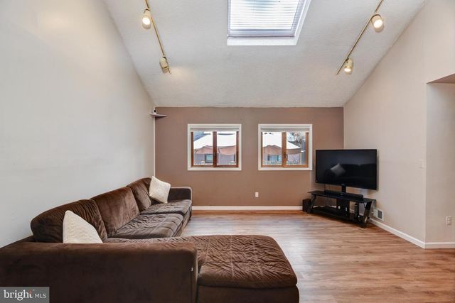 139 DAWN CT, Old Bridge, NJ 08857