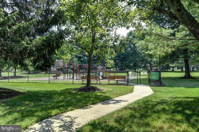 139 DAWN CT, Old Bridge, NJ 08857