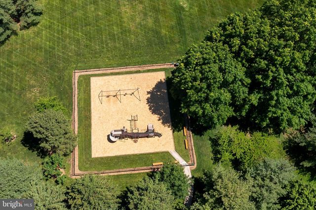 139 DAWN CT, Old Bridge, NJ 08857