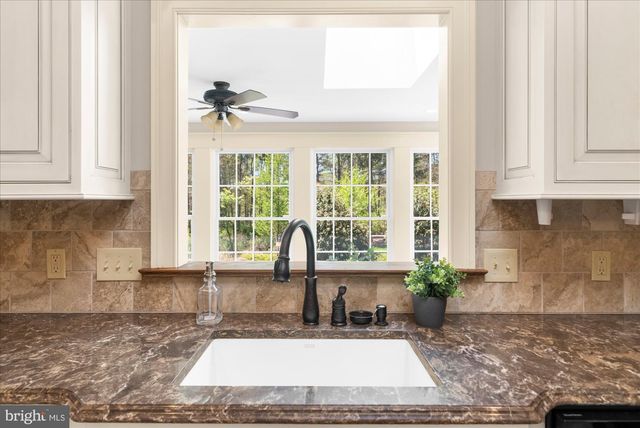 160 S ALLENTOWN RD, Telford, PA 18969