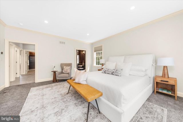 160 S ALLENTOWN RD, Telford, PA 18969