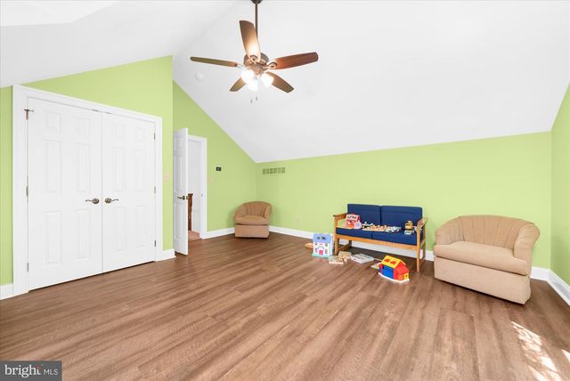 160 S ALLENTOWN RD, Telford, PA 18969