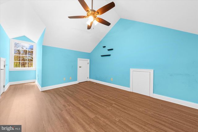160 S ALLENTOWN RD, Telford, PA 18969