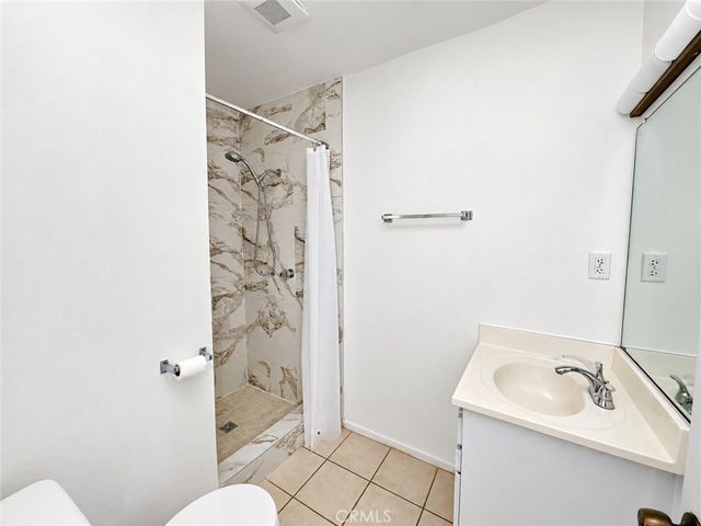 801 E Chestnut Street 8, Glendale, CA 91205