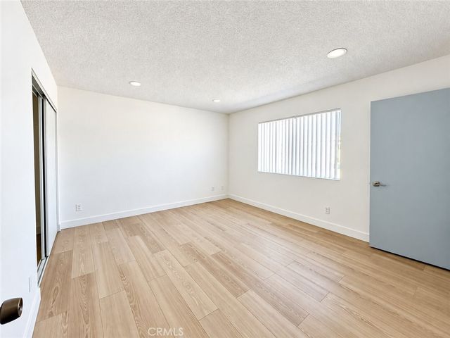 801 E Chestnut Street 8, Glendale, CA 91205