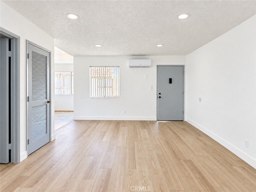 801 E Chestnut Street 8, Glendale, CA 91205