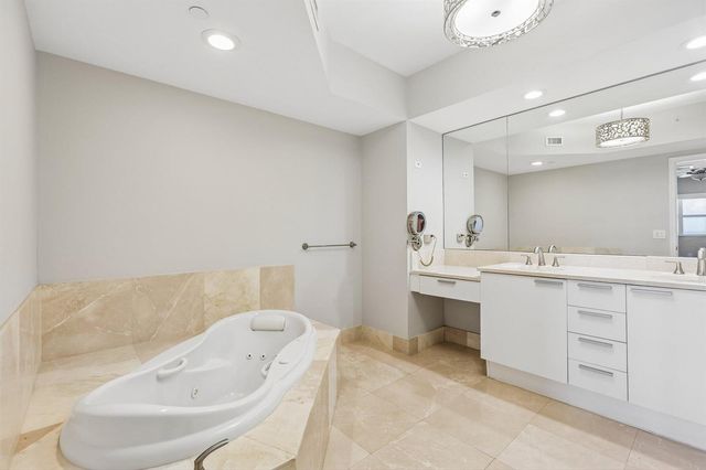2640 Lake Shore Drive 2508, Riviera Beach, FL 33404