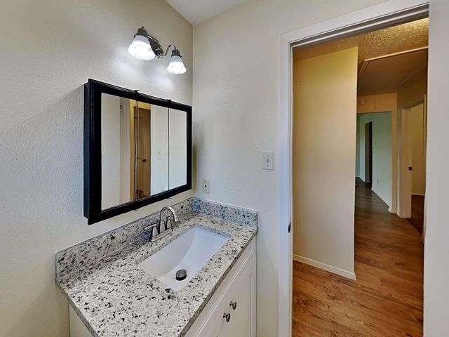 9812 Robin Street, La Porte, TX 77571