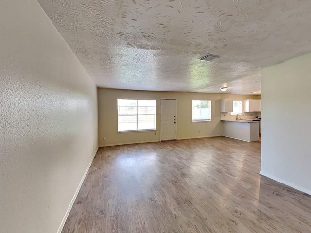 9812 Robin Street, La Porte, TX 77571