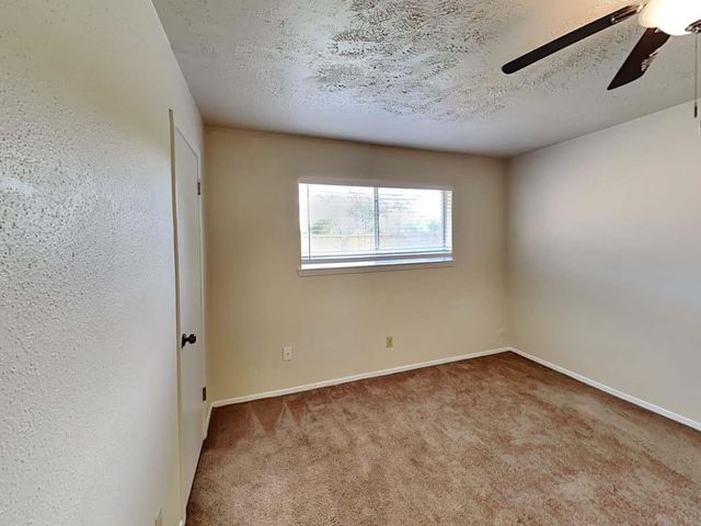 9812 Robin Street, La Porte, TX 77571