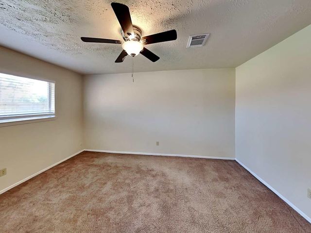 9812 Robin Street, La Porte, TX 77571