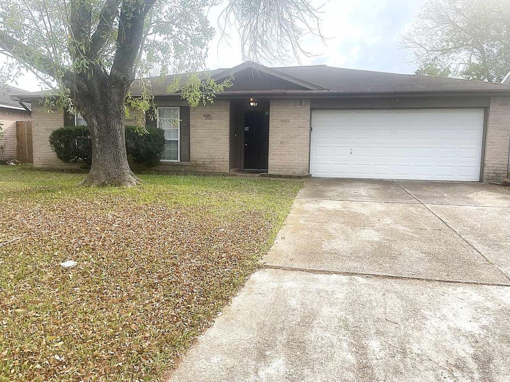 9812 Robin Street, La Porte, TX 77571