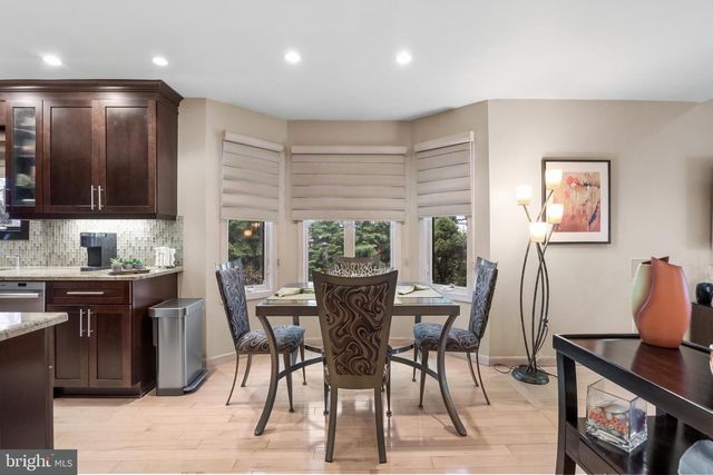 20 GOLF VIEW DR, Voorhees, NJ 08043