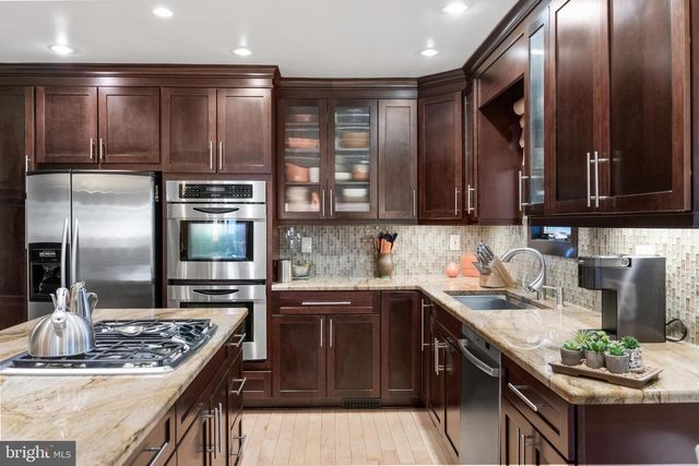 20 GOLF VIEW DR, Voorhees, NJ 08043