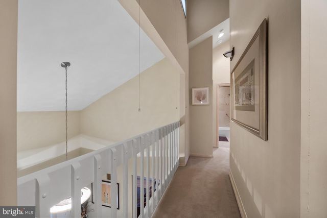 20 GOLF VIEW DR, Voorhees, NJ 08043