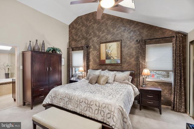 20 GOLF VIEW DR, Voorhees, NJ 08043