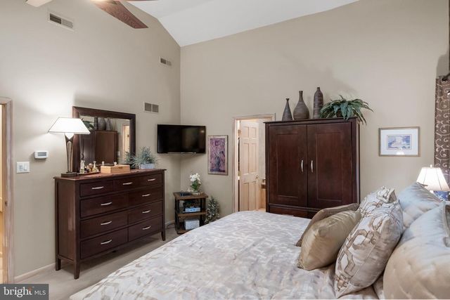 20 GOLF VIEW DR, Voorhees, NJ 08043