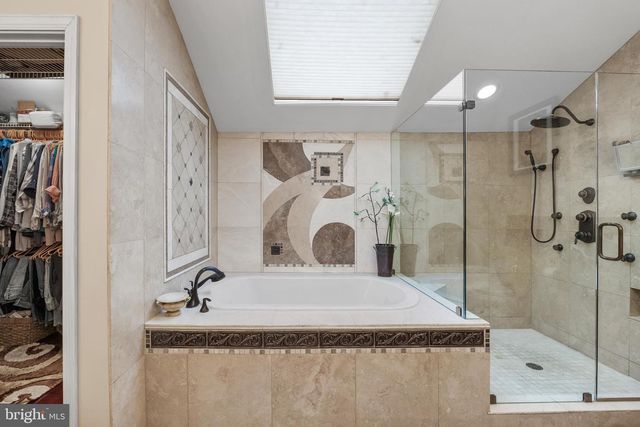 20 GOLF VIEW DR, Voorhees, NJ 08043