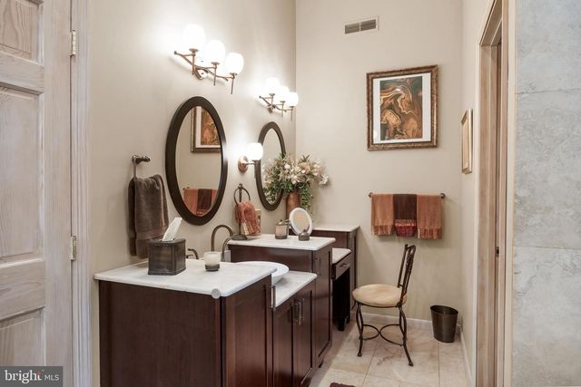 20 GOLF VIEW DR, Voorhees, NJ 08043