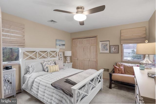 20 GOLF VIEW DR, Voorhees, NJ 08043