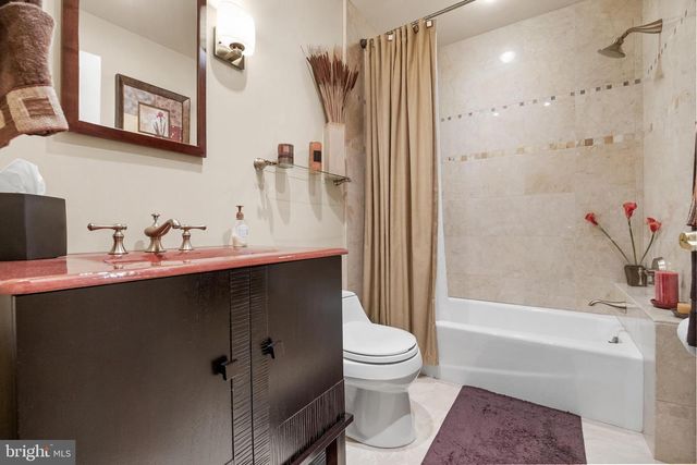 20 GOLF VIEW DR, Voorhees, NJ 08043