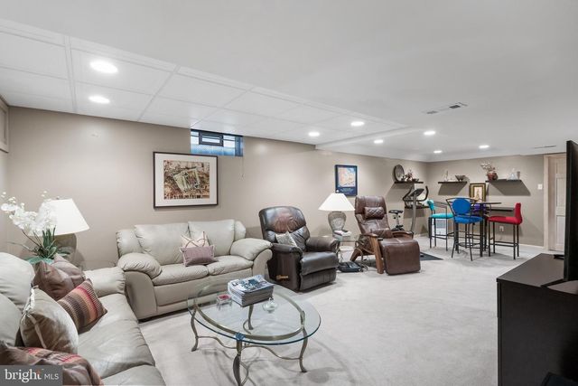 20 GOLF VIEW DR, Voorhees, NJ 08043