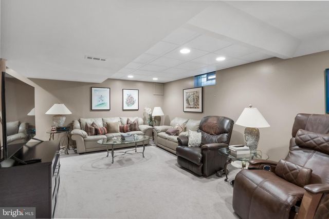 20 GOLF VIEW DR, Voorhees, NJ 08043