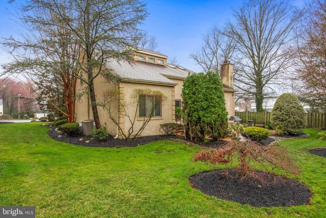 20 GOLF VIEW DR, Voorhees, NJ 08043