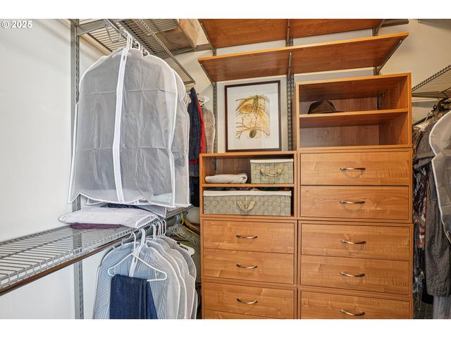 1740 Nw RIVERSCAPE St, Portland, OR 97209