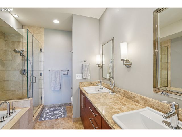 1740 Nw RIVERSCAPE St, Portland, OR 97209