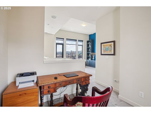 1740 Nw RIVERSCAPE St, Portland, OR 97209