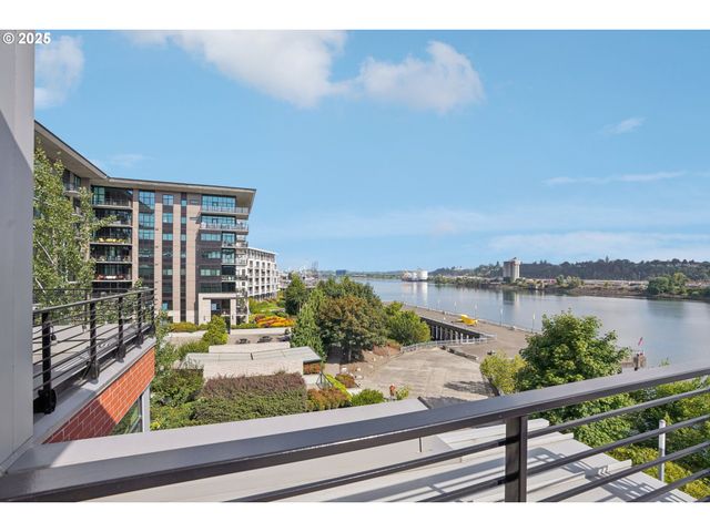 1740 Nw RIVERSCAPE St, Portland, OR 97209