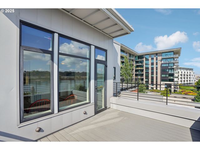 1740 Nw RIVERSCAPE St, Portland, OR 97209